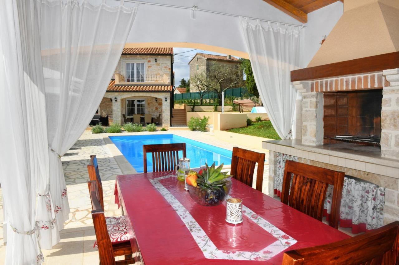 Villa Emilia Vizinada Ngoại thất bức ảnh